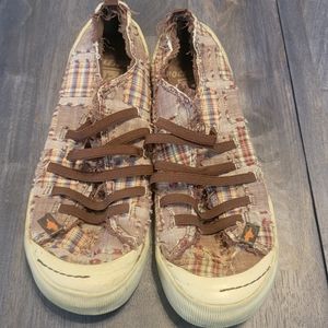 Rocket Dog slip on shoes - size 8.5